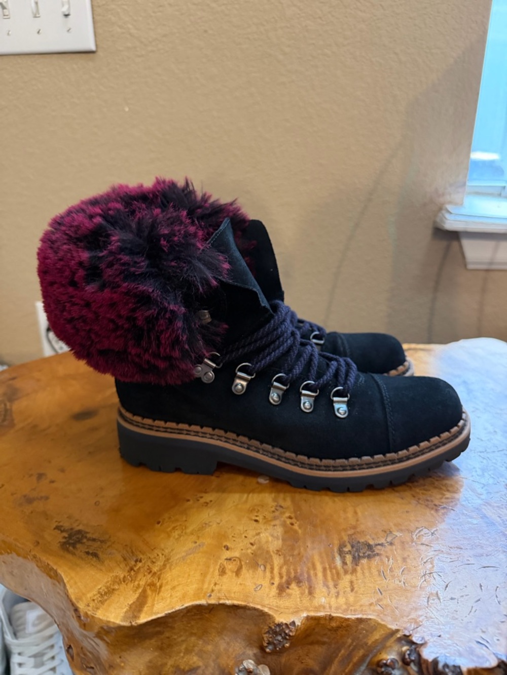 Sam Edelman Bowen Black Burgundy Suede Faux Fur  Boots Women’s 6